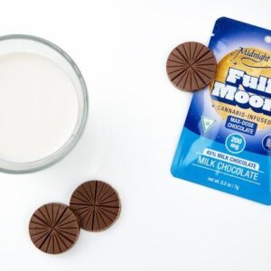 Midnight Roots 200mg Full Moon Milk Chocolate product image